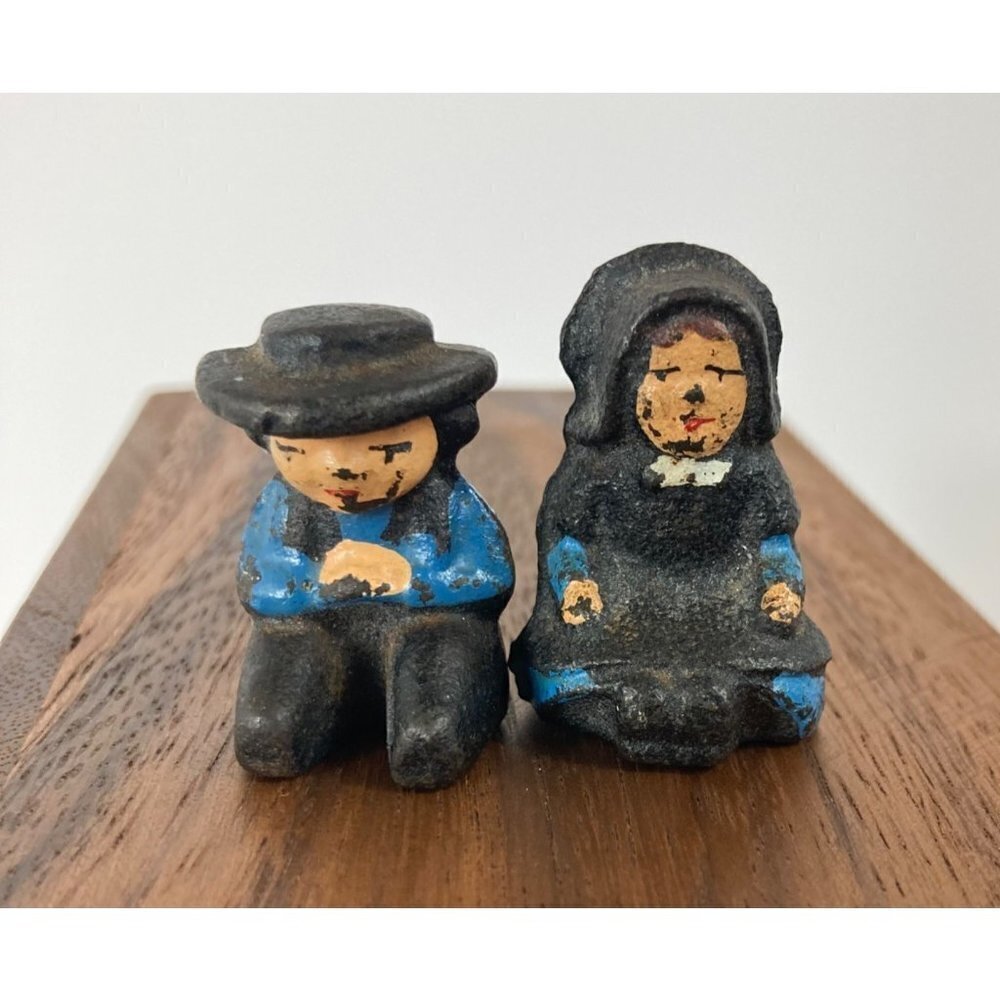 Vintage Cast Iron Pennsylvania Dutch‎ Amish Boy Girl